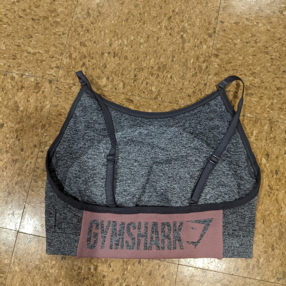 M GymShark FLEX strappy sports bra